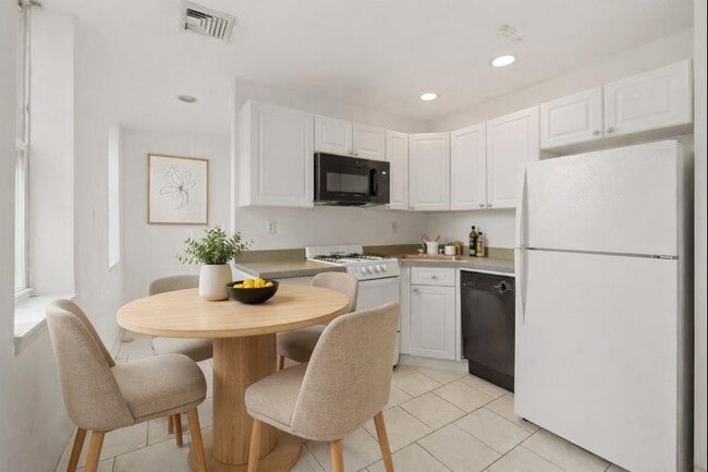 Photo - 1040 Willow Ave Unit # 3