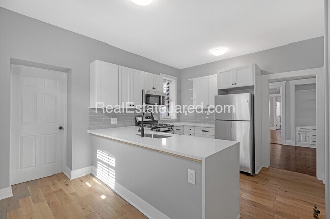 Photo - 28 Glenville Ave Unit 2