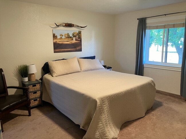 Photo - Beautiful 4 Bedroom, 3 Bathroom Home With Basement in Cedar City