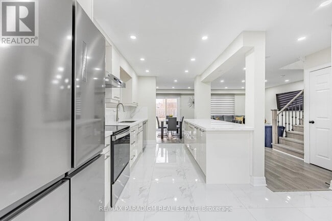 Photo - 612 Flavelle Ct