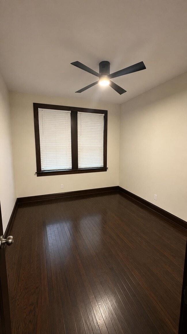 Photo - 171 W 19th St