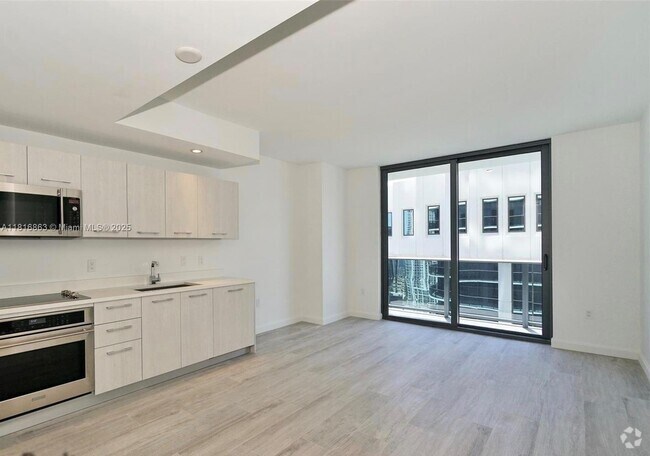 Building Photo - 55 SW 9th St Unit 2507 Rental