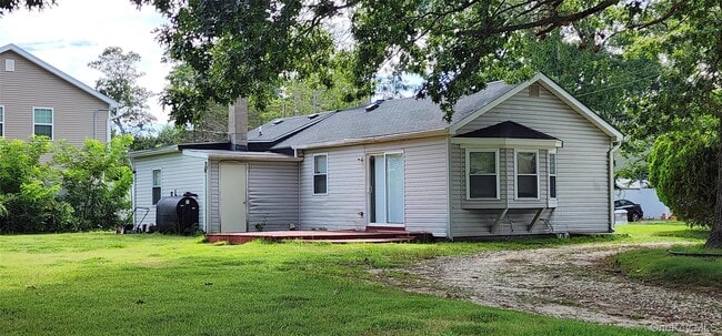 79 Hemlock Dr