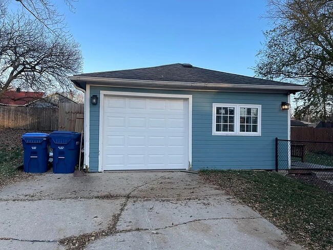 Photo - 926 N 12th St