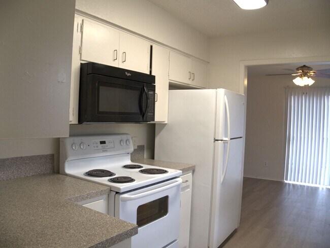 1007 A&B Girard Street