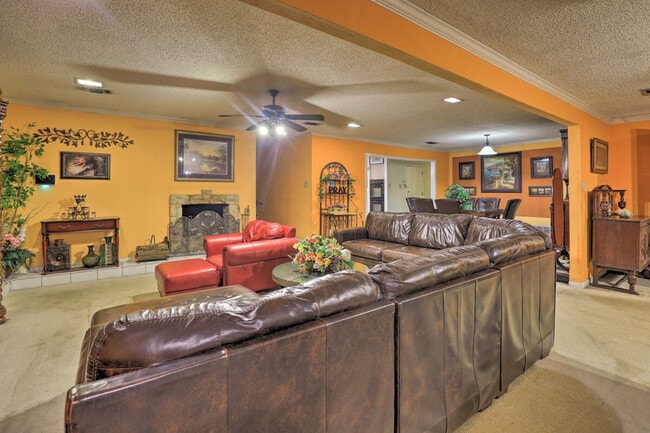 Building Photo - 2109 Woodside Dr Unit ID1386258P