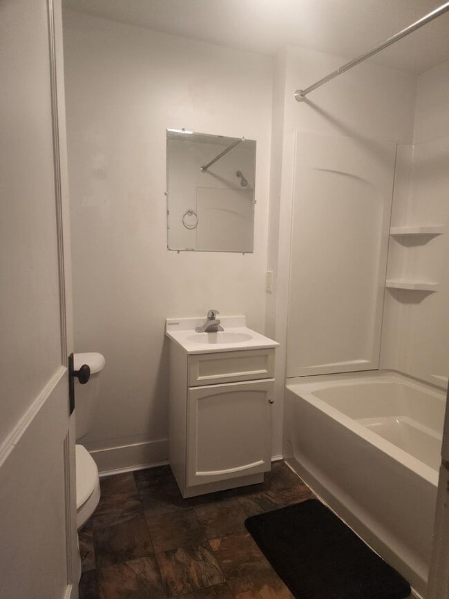 Photo - 314 S State St Unit #3