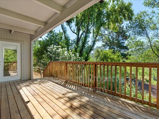 Building Photo - 2054 Madrone Ave Unit B Rental