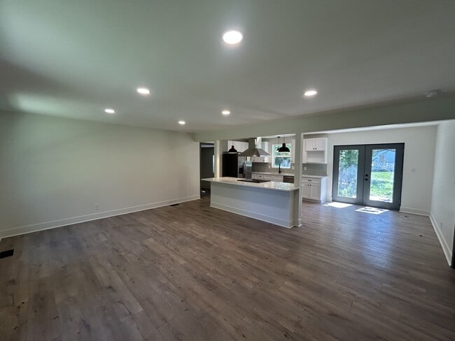 Photo - 1783 Warfield Dr
