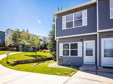 Building Photo - 2100 Oakcrest Cir Rental