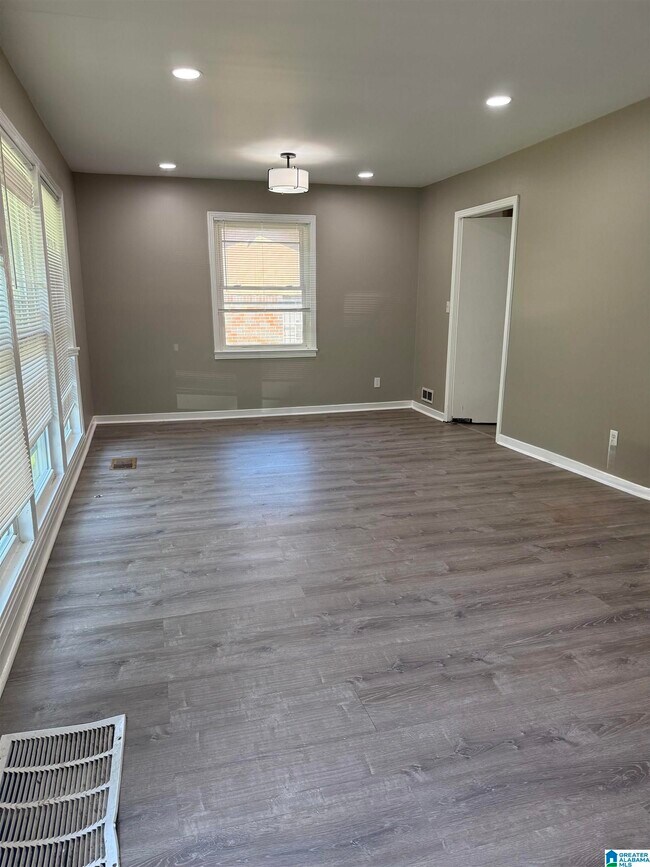 Photo - 907 77th Way S Casa