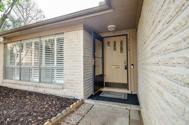 Building Photo - 7719 Lacy Hill Dr