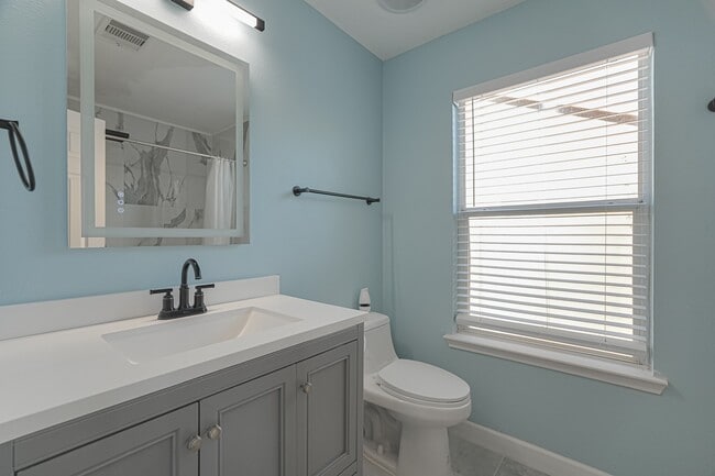 Photo - 20702 Settlers Lake Cir N