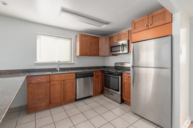 1BR, 1BA - 660SF - Kitchen - Allens Lane Apartments