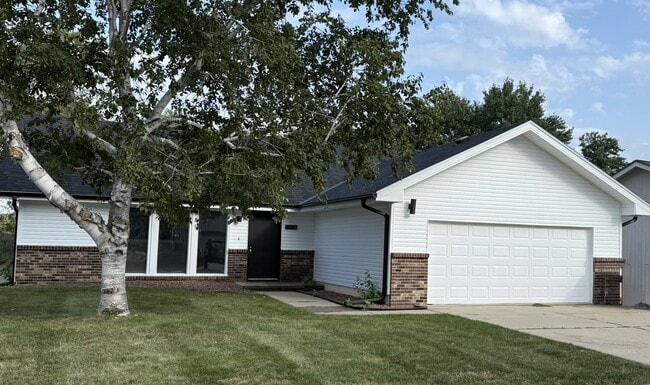 Building Photo - 6606 S 108th Terrace Rental