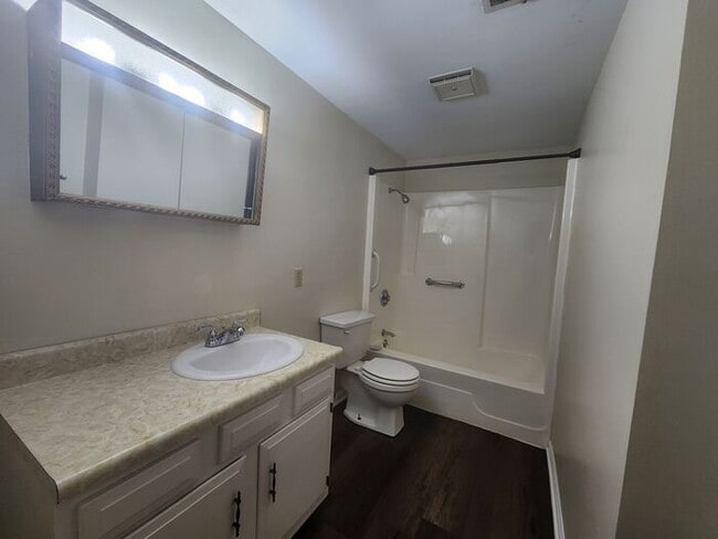 Photo - 2 Bedroom Apartment Across from Baesler's