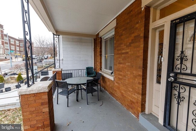 Photo - 1113 Clifton St NW