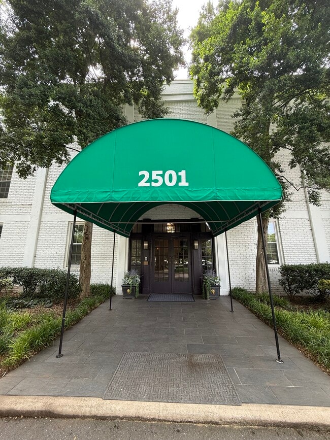 Photo - 2501 Roswell Ave Unit 102