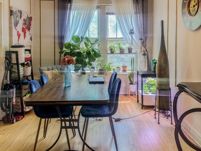 Photo - 435 W Surf St Unit 1H