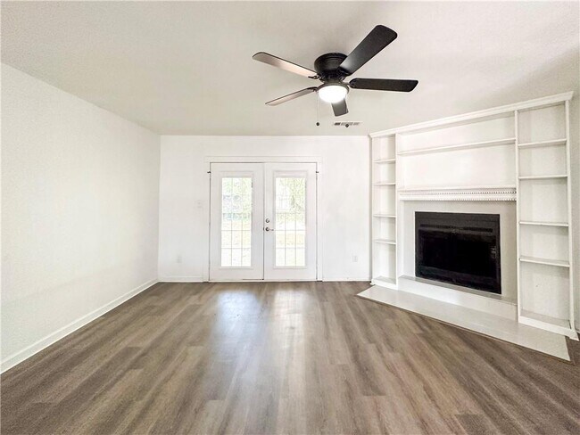 Photo - 639 Hunting Creek Ln SE