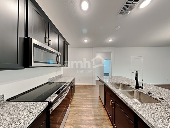 Photo - 861 S 150th Dr