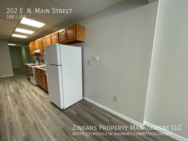 Photo - 202 E N Main St