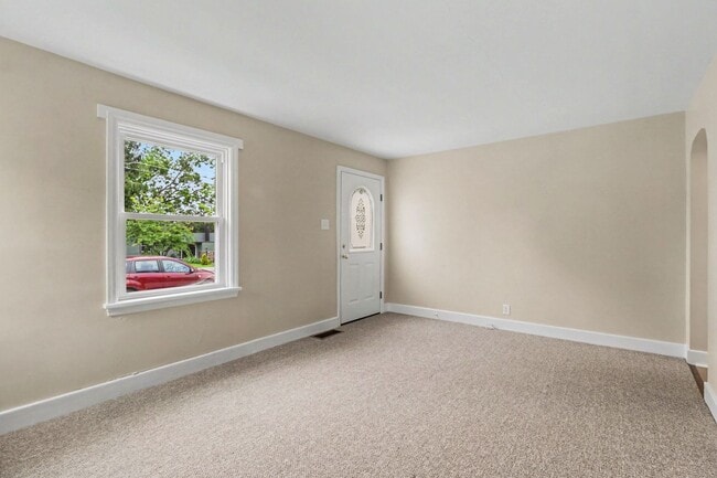 Photo - 262 McKnight St
