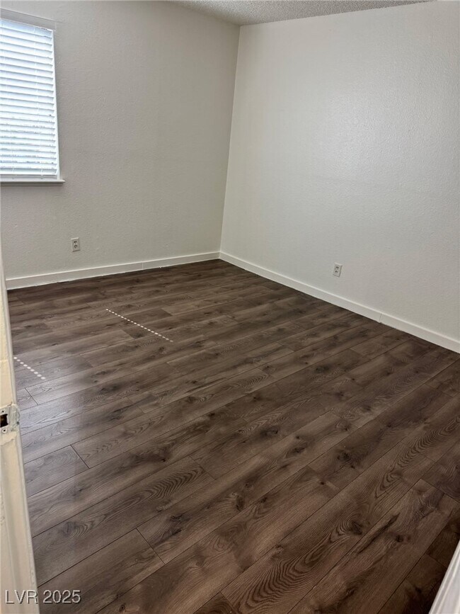 Photo - 2377 Exeter Dr