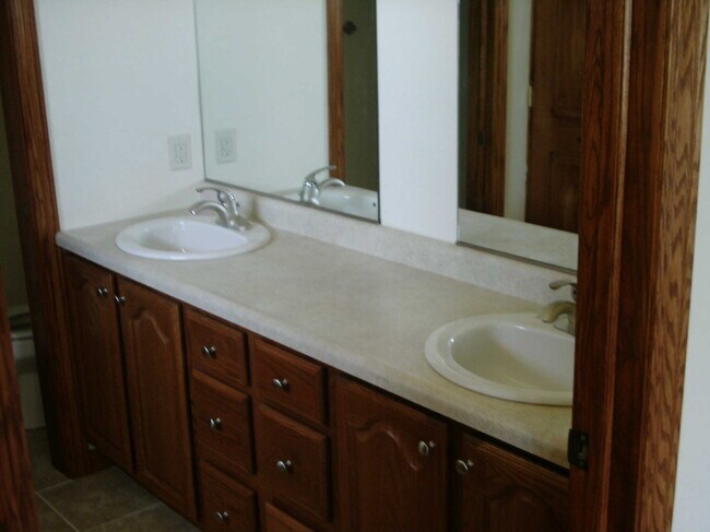 Photo - 887 Highland Park Rd