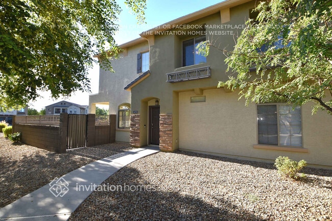 Building Photo - 421 N 168th Ln