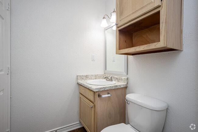 Studio, 1BA - 420SF