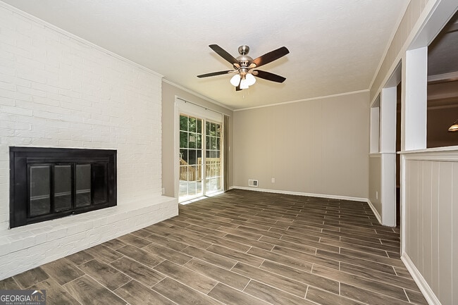 Photo - 410 Burke Cir