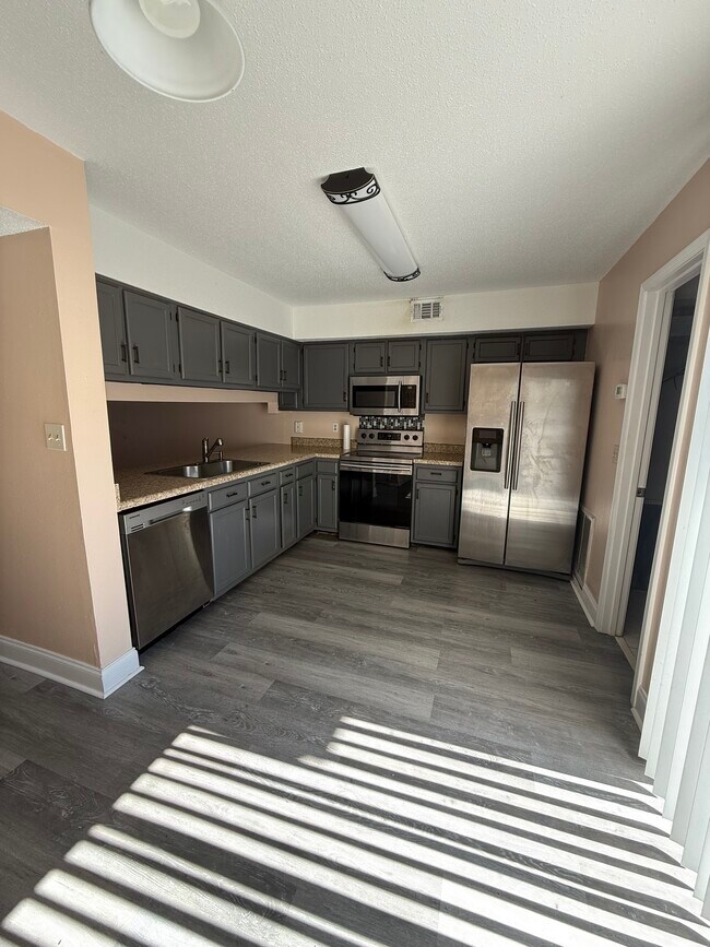 Photo - 412 N Sea Ln NW