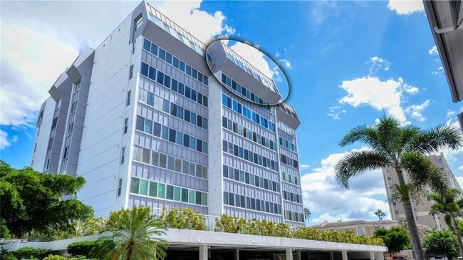 Building Photo - 1055 W Peppertree Dr Unit 802AA