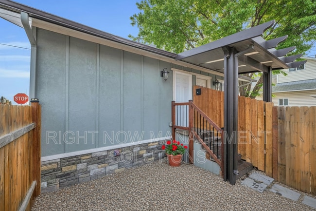 Photo - 202 S Middleton Rd