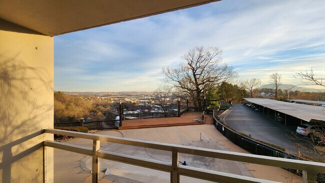 For lease at the Pinnacle! 2 BR / 2 BA co... - For lease at the Pinnacle!  2 BR / 2 BA co... Apartment Unit #2F