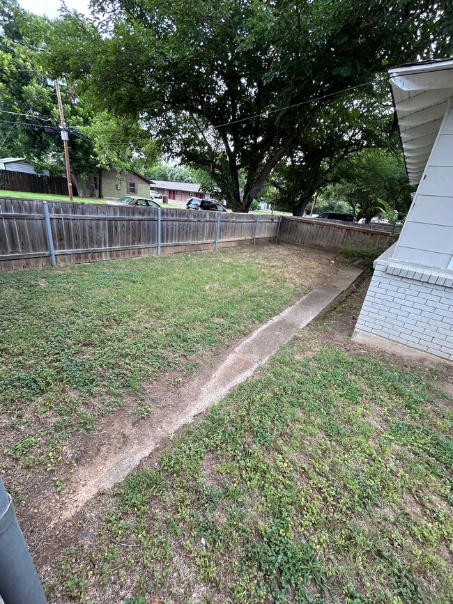 Photo - 716 Sunny Ln