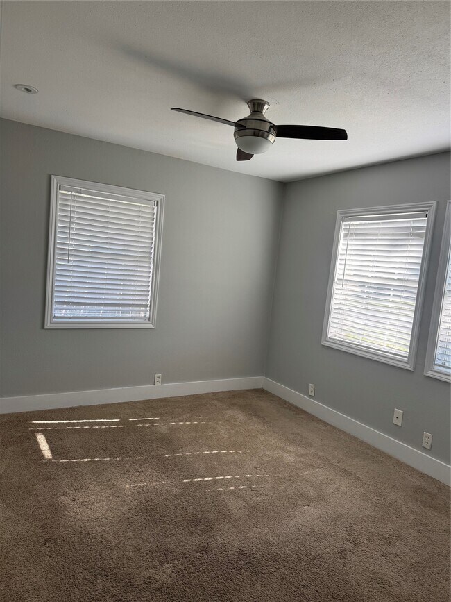 Photo - 7526 Dearborn St