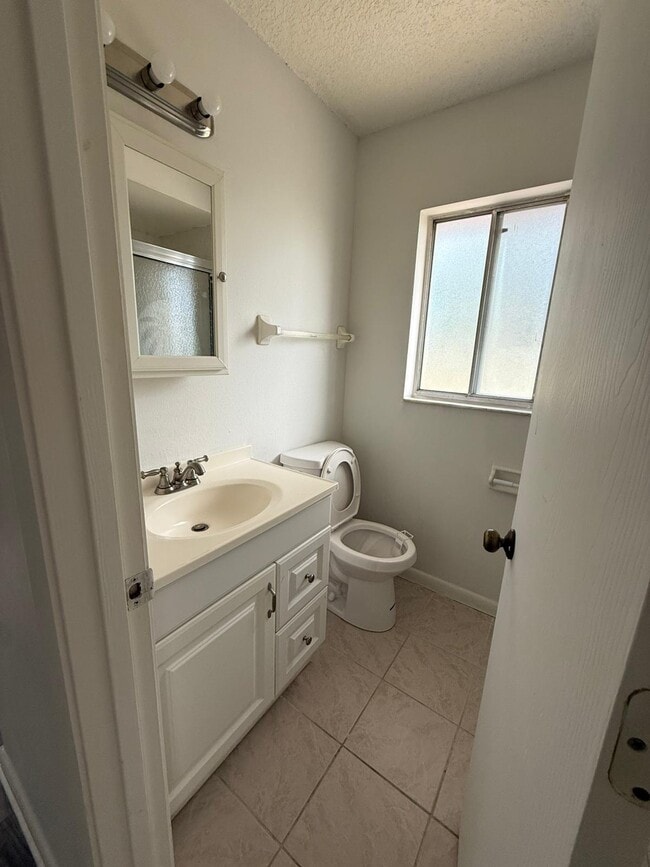 Photo - 1907 E Chapel Dr