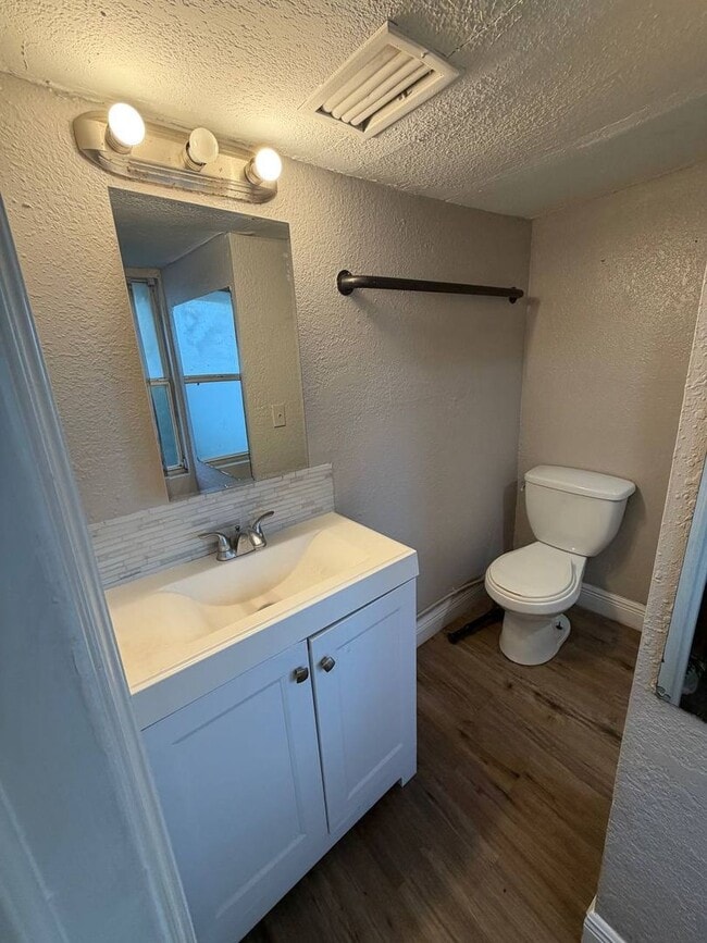 Photo - Charming 2 bedroom, 2 bathroom home