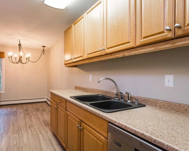 Photo - 4536 Cedar Lk Rd S Unidad 7