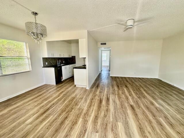 Photo - 3080 Cornwall D