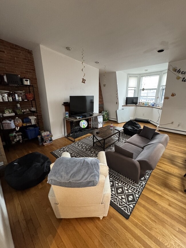 Photo - 480 Massachusetts Ave Unidad 3