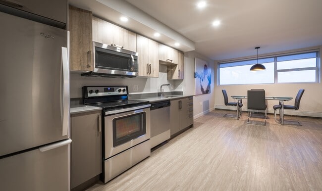 Building Photo - 5633-5633 Fenwick St Unit 1201