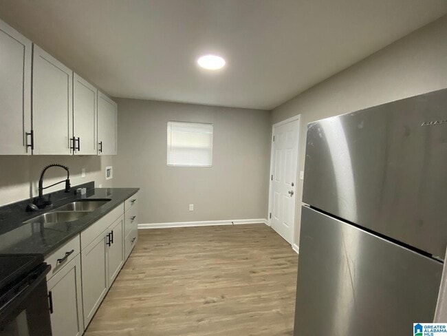 Photo - 1912 24th St N