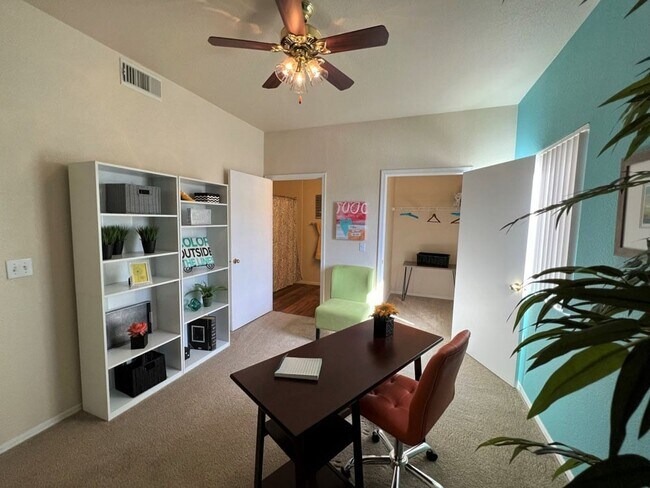 Deer Valley Regency Apartments