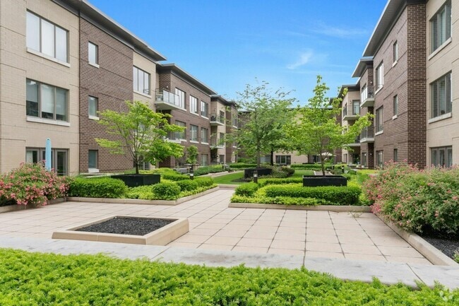 Building Photo - 100 Eton Row Unit 202 Rental