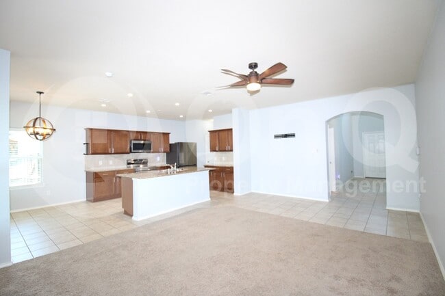 Photo - 1115 Quartz Trl