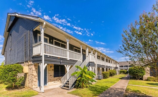 Sussex Manor Apartments