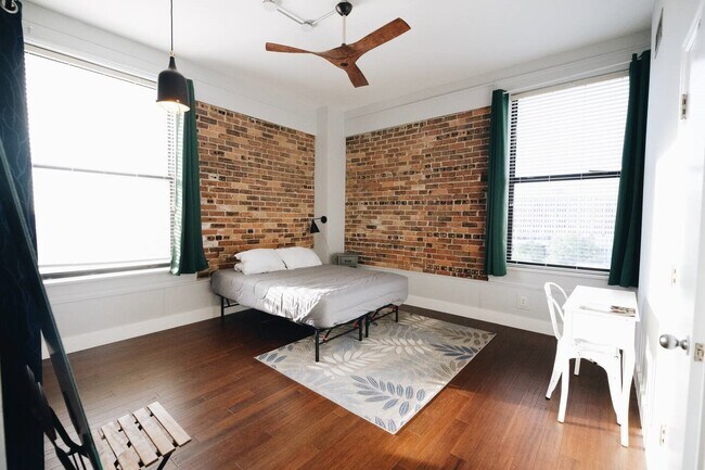 Photo - 915 Franklin St Unit 5H